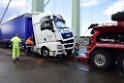 Schwerer LKW VU PKlemm A 4 Rich Olpe auf der Rodenkirchener Bruecke P407